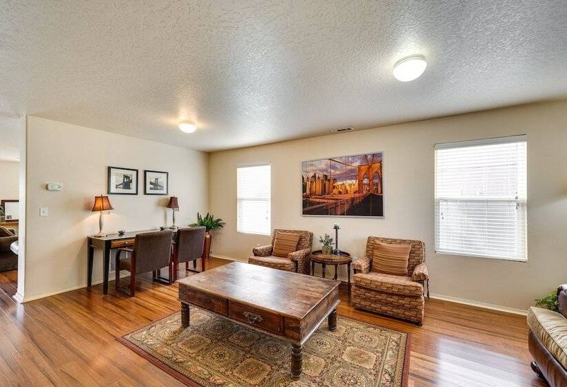 Ideally Located Nampa Home W/ Office Area & Patio!