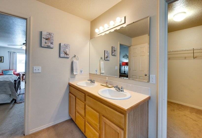 Ideally Located Nampa Home W/ Office Area & Patio!