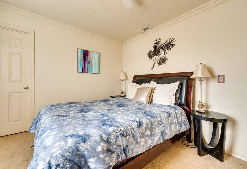 Ideally Located Nampa Home W/ Office Area & Patio!