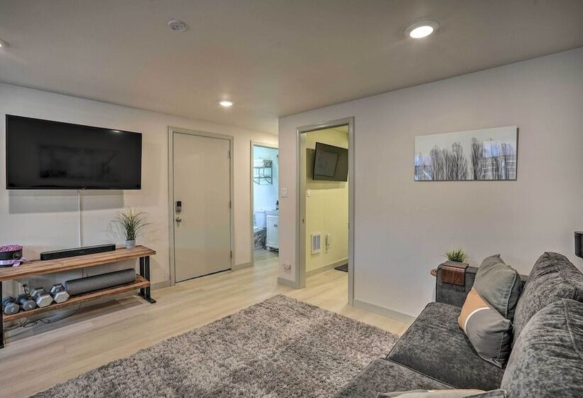 Ideally Located Oakland Home W/ Private Yard!