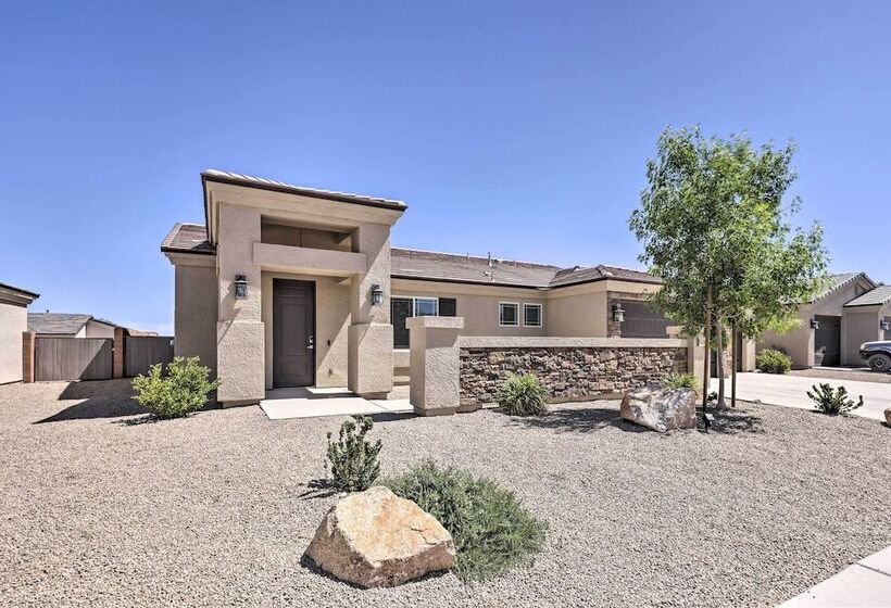 Idyllic Kingman Retreat With Yard   Near Hiking