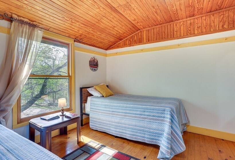 Idyllic Southern Indiana Cabin Near Patoka Lake!