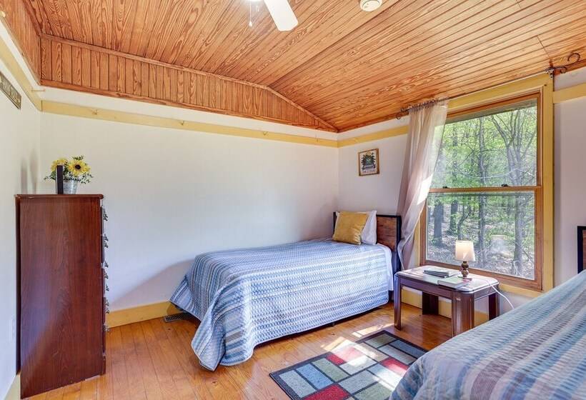 Idyllic Southern Indiana Cabin Near Patoka Lake!