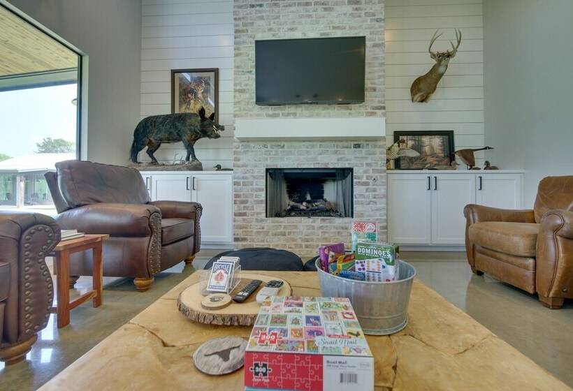 Modern Kennard Cabin W/ 3 Casitas   Walk To Pond!