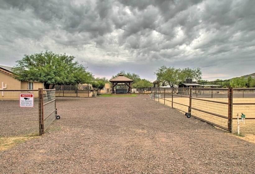 Phoenix  Kick Back Corral  W/ Outdoor Oasis!