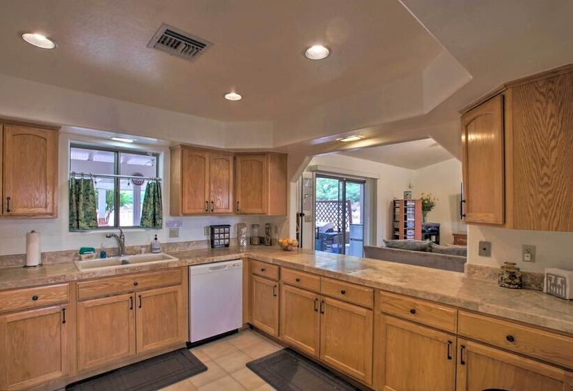 Phoenix  Kick Back Corral  W/ Outdoor Oasis!