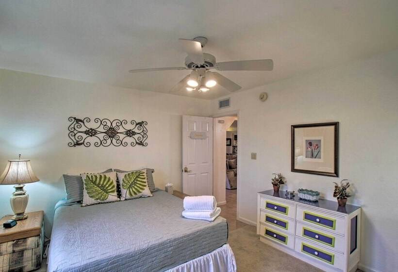 Phoenix  Kick Back Corral  W/ Outdoor Oasis!