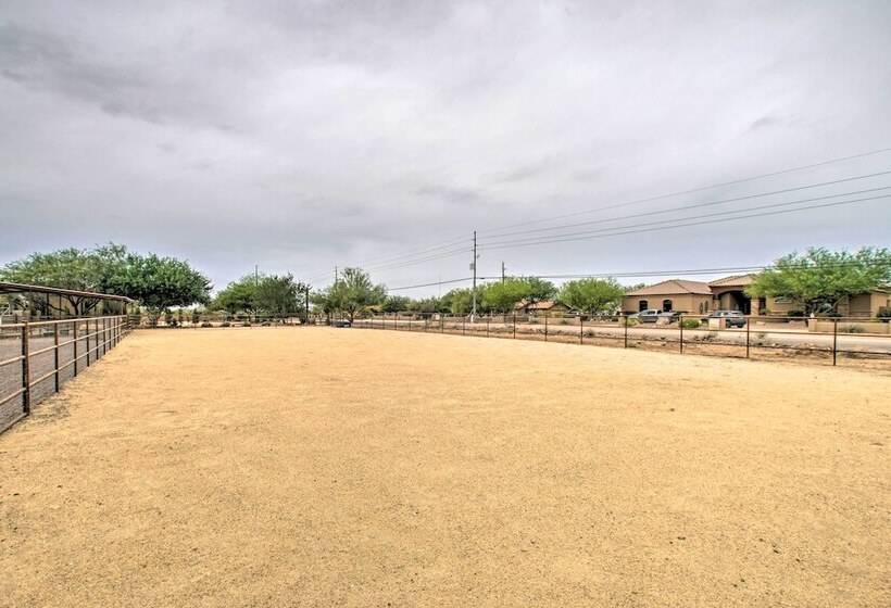 Phoenix  Kick Back Corral  W/ Outdoor Oasis!