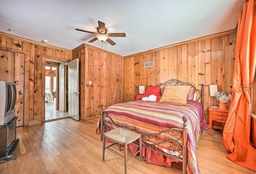 La Porte Cabin With Sauna, Decks & Fire Pit!