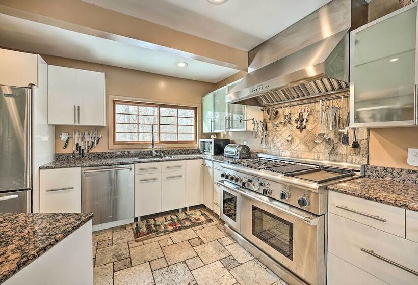 La Porte Cabin With Sauna, Decks & Fire Pit!