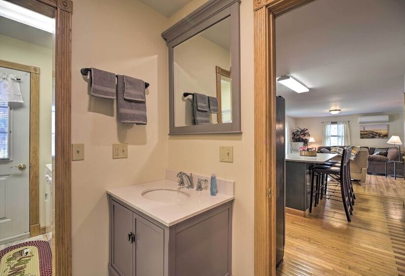 Lake Champlain Home W/ Decks, Kayaks & Fire Pit!