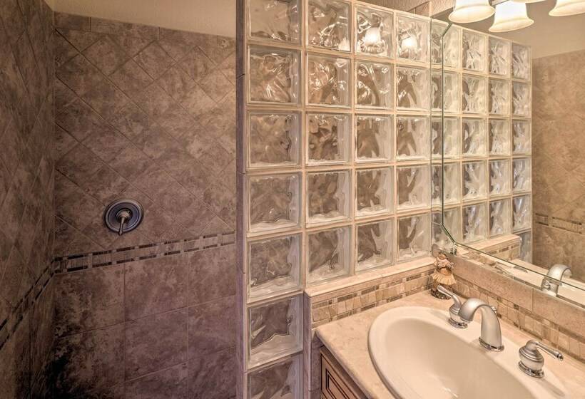 Convenient Lake Havasu City Gem W/ Pool + Views!