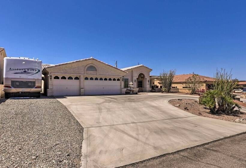 Beautiful Havasu Retreat W/ Hot Tub, Pet Friendly!