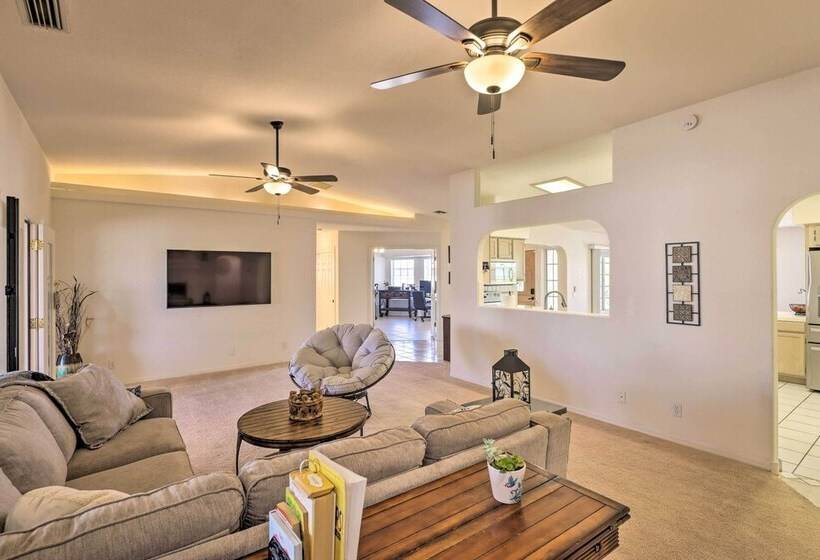 Beautiful Havasu Retreat W/ Hot Tub, Pet Friendly!