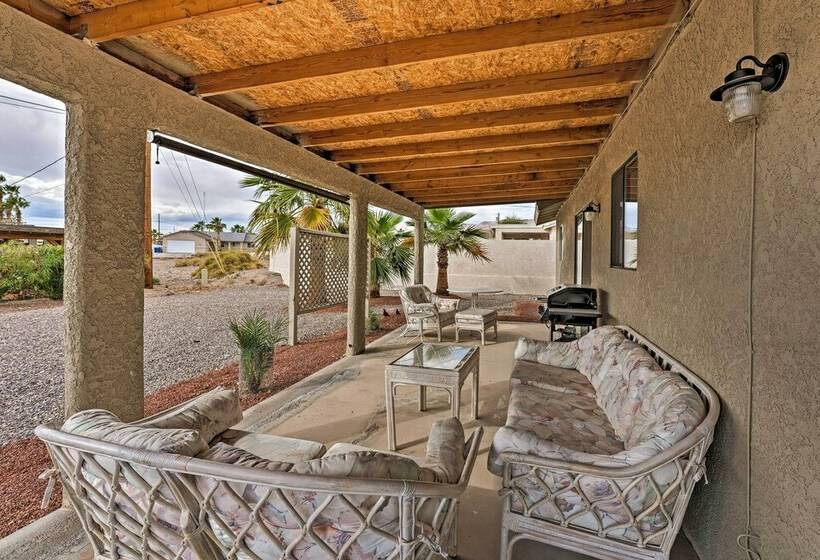 Lake Havasu City Retreat W/ Mtn Views & Patio!