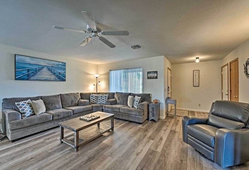 Lake Havasu City Retreat W/ Mtn Views & Patio!