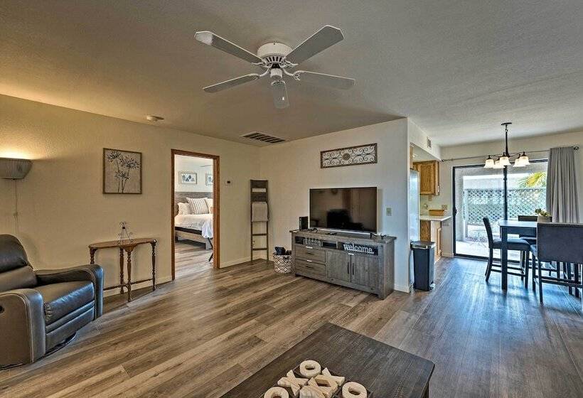 Lake Havasu City Retreat W/ Mtn Views & Patio!