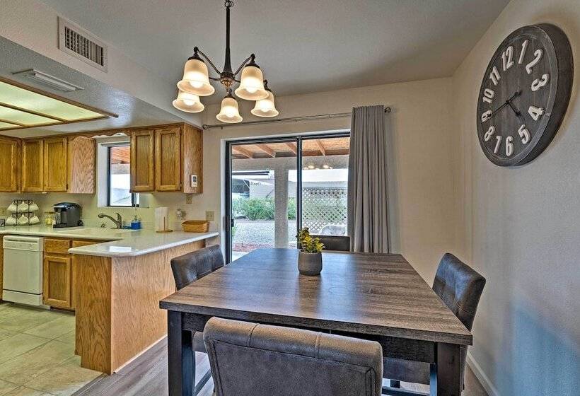Lake Havasu City Retreat W/ Mtn Views & Patio!