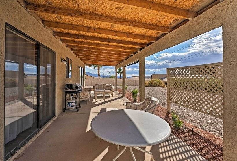 Lake Havasu City Retreat W/ Mtn Views & Patio!