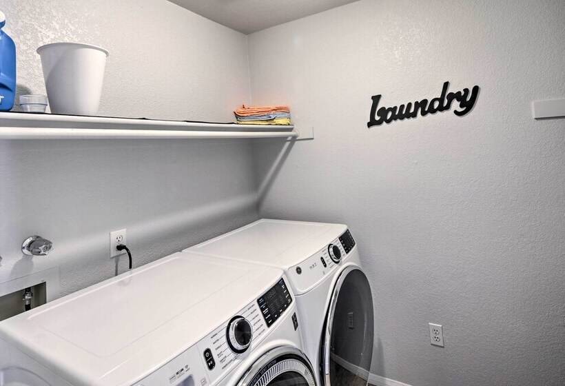 Lake Havasu Home   2 Mi From Main Launch Ramp!