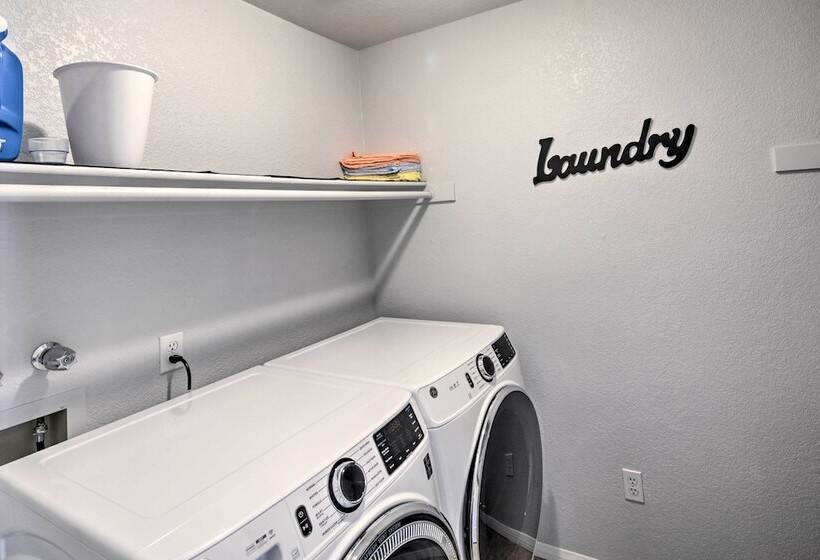 Lake Havasu Home   2 Mi From Main Launch Ramp!