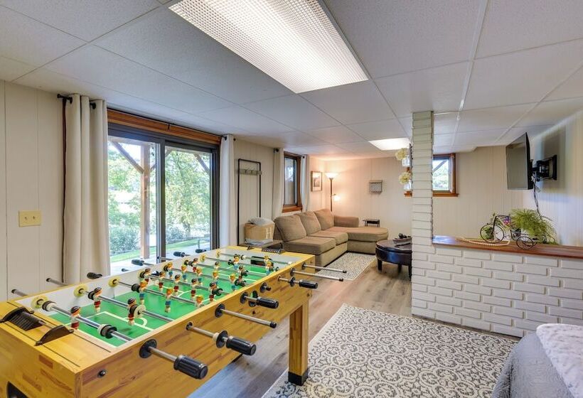 Lake House Haven: Fire Pit, Boat Dock + More!