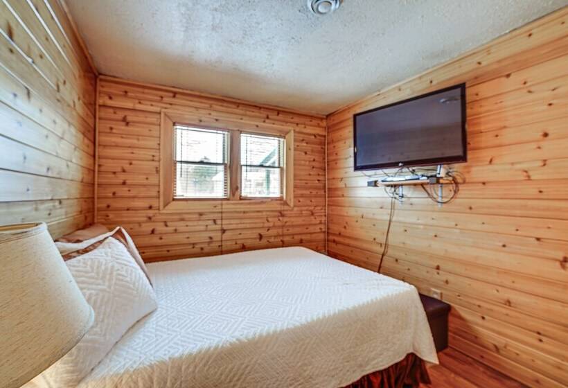 Lakefront Brohman Retreat W/ Dock & Fire Pit!