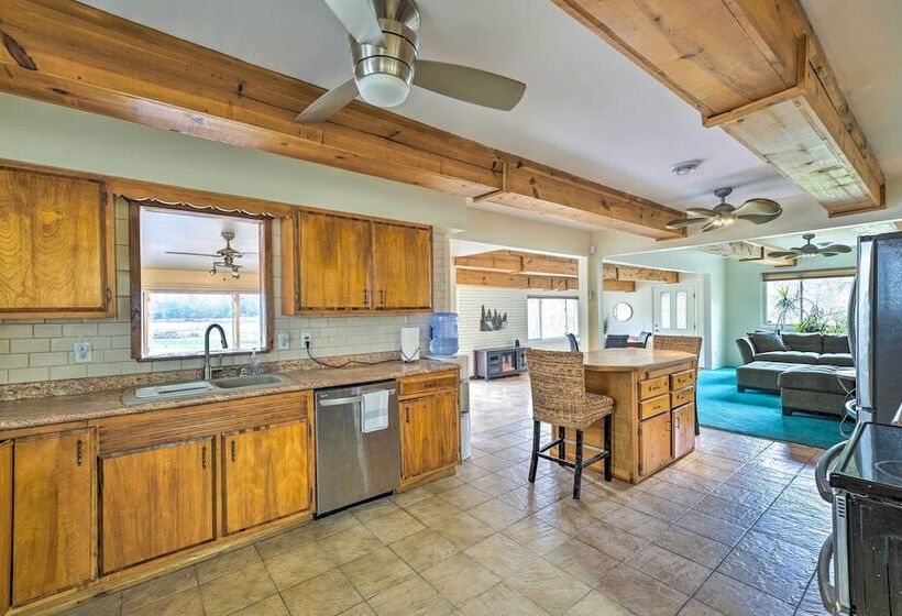 Lakefront Brohman Retreat W/ Dock & Fire Pit!