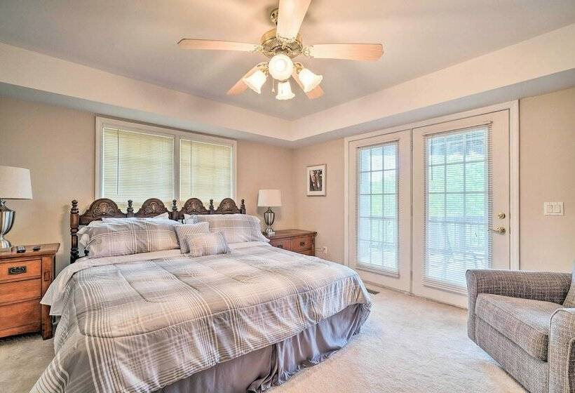 Lakefront Crossville Home W/ Pool Table!