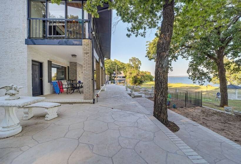 Lakefront Eufaula Escape W/ Dock + Private Beach!