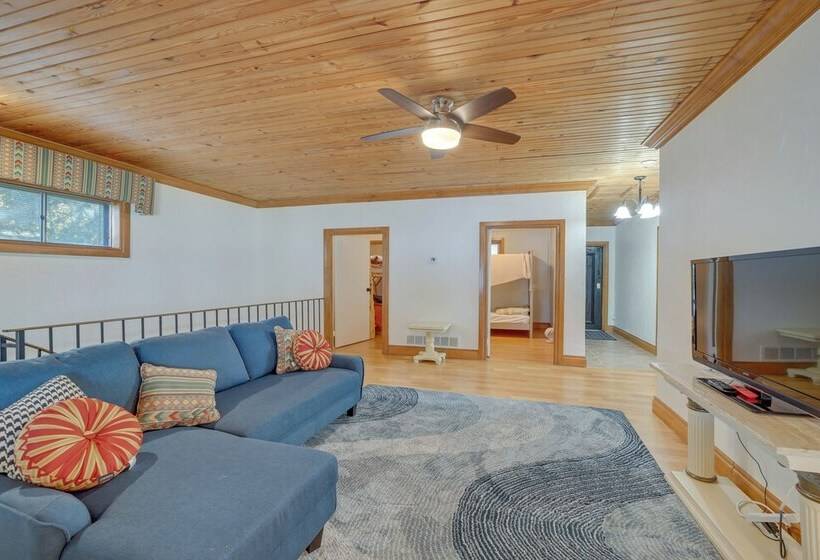 Lakefront Eufaula Escape W/ Dock + Private Beach!