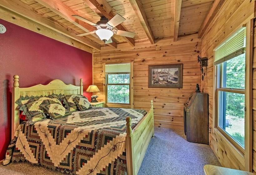 Lakefront Hazelhurst Cabin: Dock & Pool Table