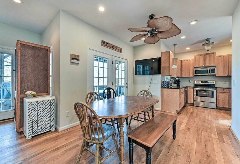 Lakefront Lexington House W/ Spacious Deck!