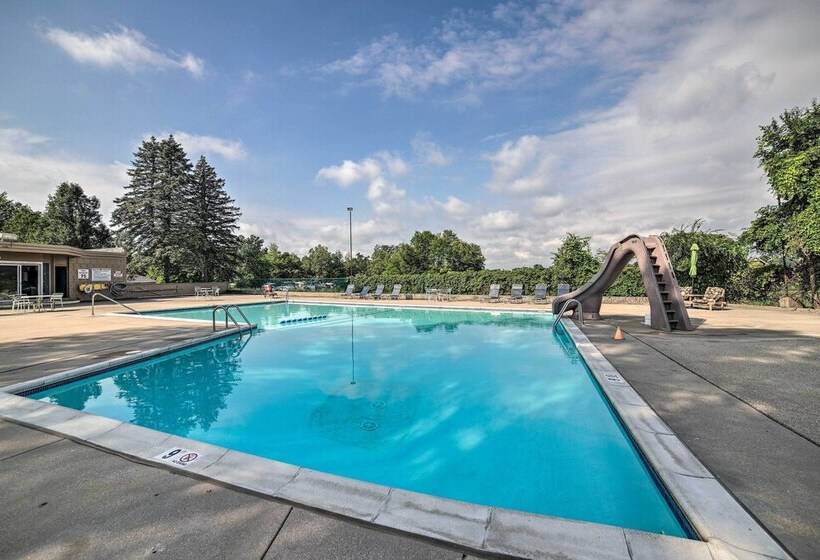 Lakefront Mecosta Cottage: Dock, Beach Access