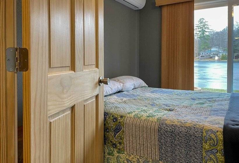 Lakefront Mecosta Cottage: Dock, Beach Access