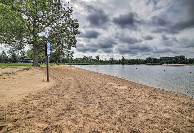 Lakefront Mecosta Cottage: Dock, Beach Access