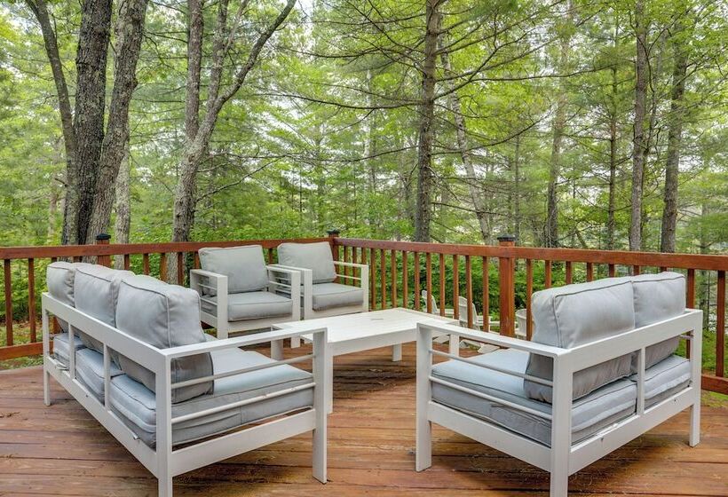 Lakefront Minocqua Getaway: Dock, Game Room!