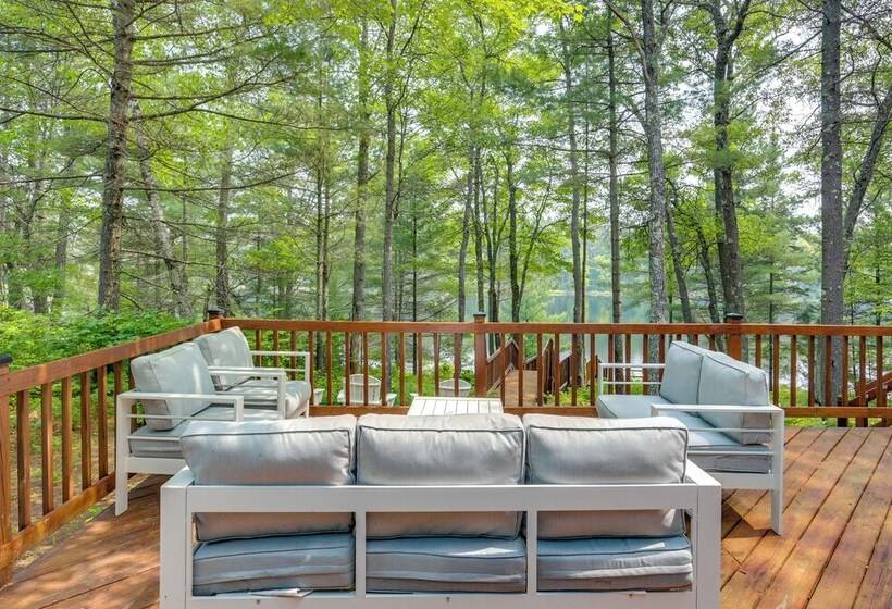 Lakefront Minocqua Getaway: Dock, Game Room!