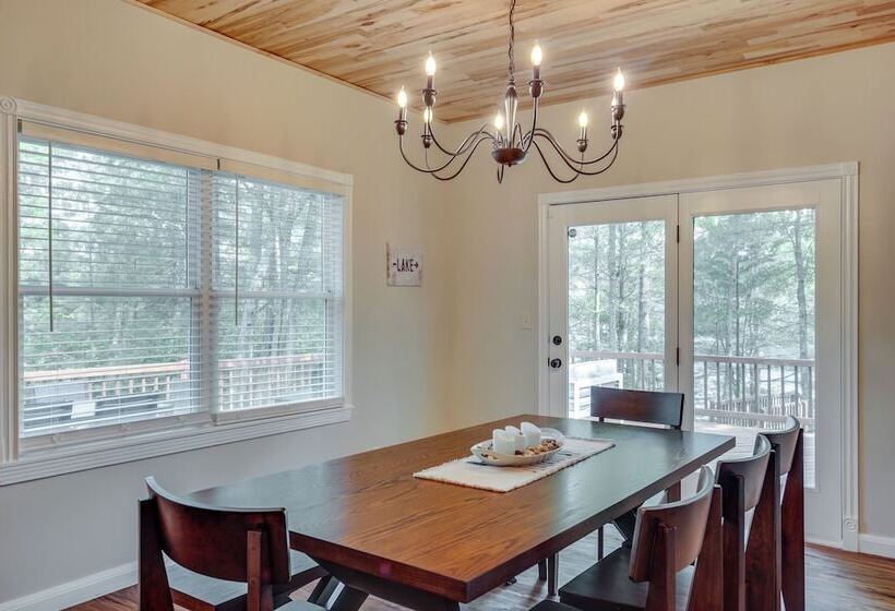 Lakefront Minocqua Getaway: Dock, Game Room!