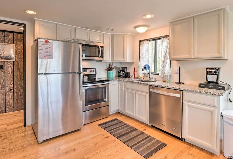 Pocono Lake Home W/ Fire Pit: Walk To Ski Hill!