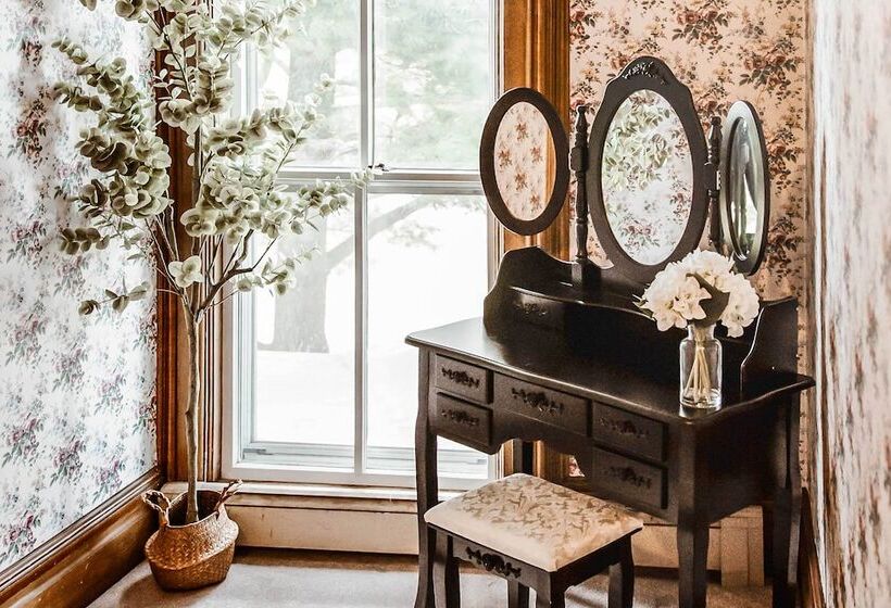 Spacious Farmhouse On 200 Acres Along The River