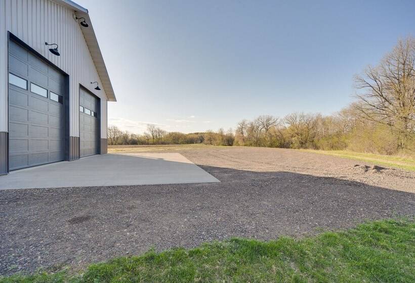 Large Home W/ Land In Prairie Farm!