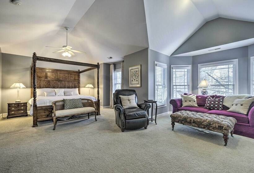 Lovely Morrisville Home W/ Patio & Gas Grill!