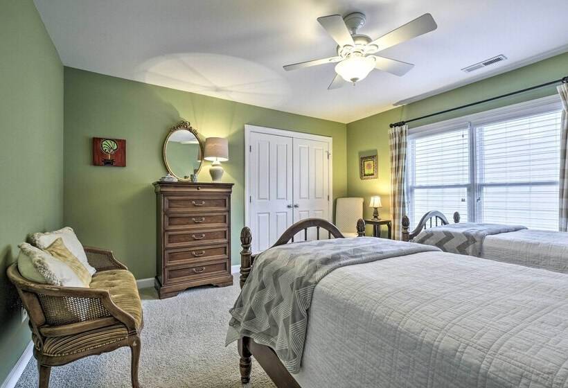 Lovely Morrisville Home W/ Patio & Gas Grill!