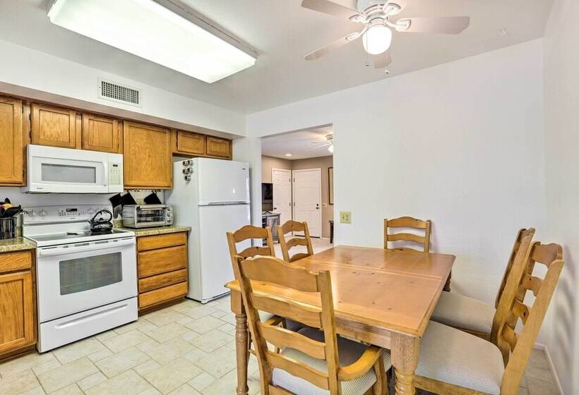 Lovely Sun City Home Near Golf & Spring Training!