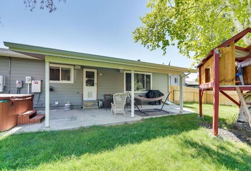 Lovely Twin Falls Home W/ Private Hot Tub!