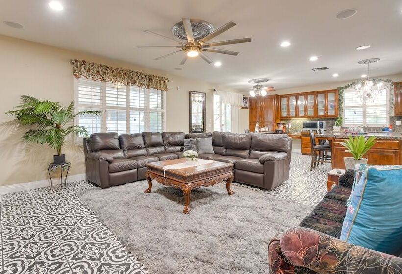 Luxe Atwater Home W/ Patio: 10 Mi To Yosemite Lake