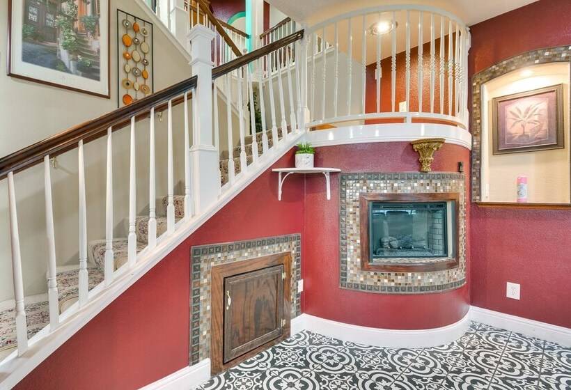 Luxe Atwater Home W/ Patio: 10 Mi To Yosemite Lake