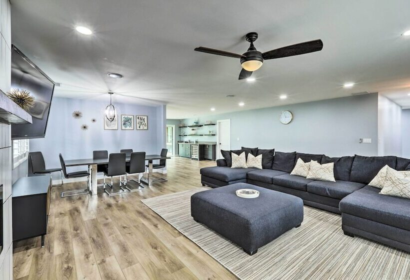 Luxe Flagstaff Retreat W/ Sunroom, Patio & Grill!