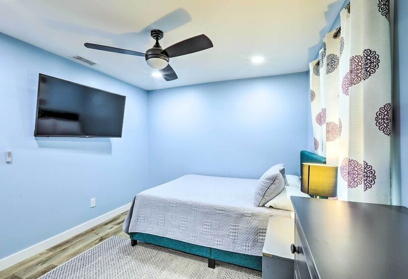 Luxe Flagstaff Retreat W/ Sunroom, Patio & Grill!